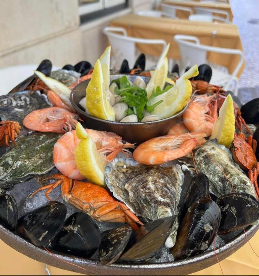 Hotel Republica Boutique Hotel Tomar Eksteriør billede Seafood platter