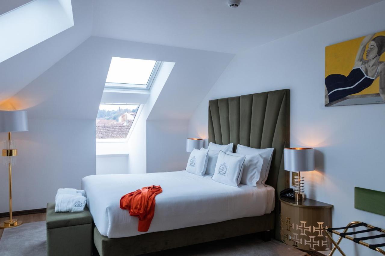 Hotel Republica Boutique Hotel Tomar Eksteriør billede A bedroom at the hotel