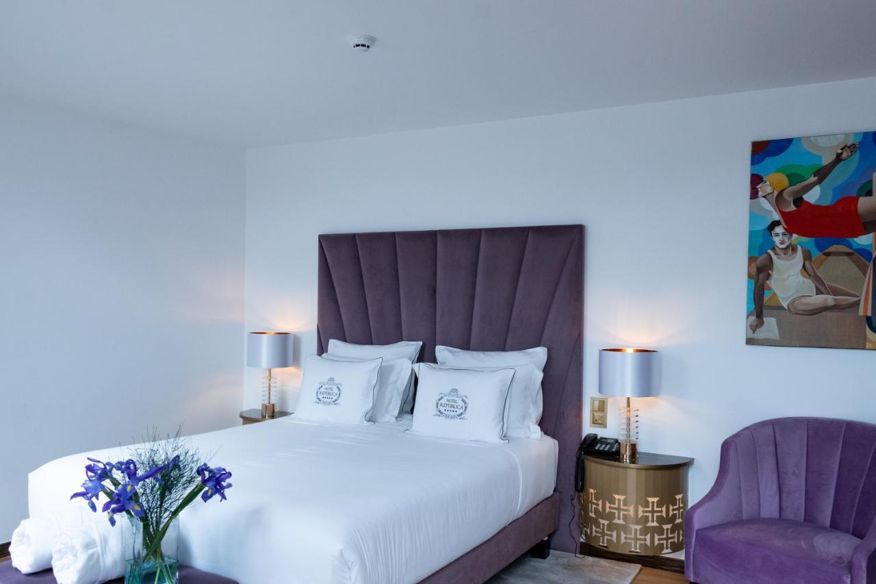 Hotel Republica Boutique Hotel Tomar Eksteriør billede A bedroom at the hotel