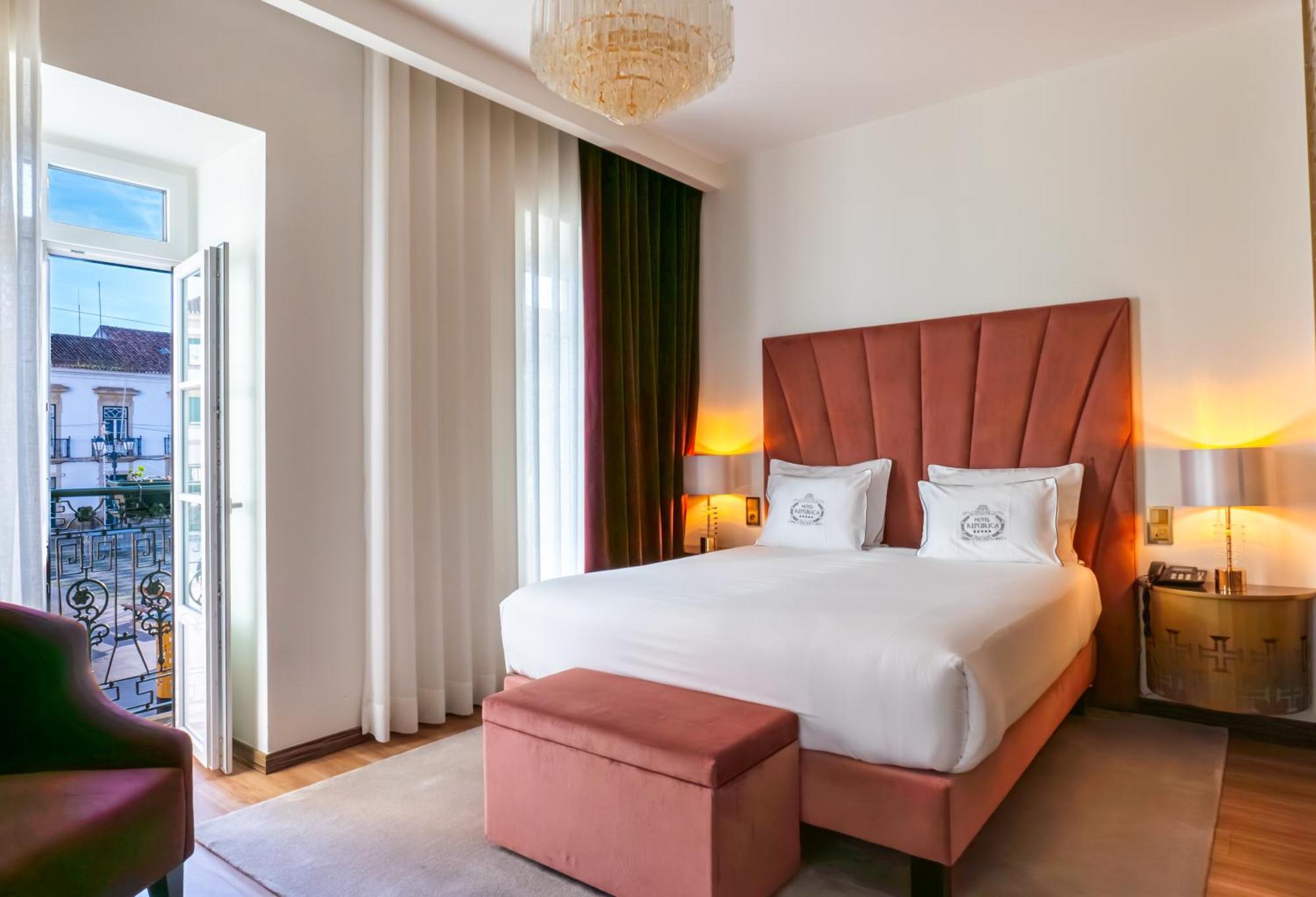 Hotel Republica Boutique Hotel Tomar Eksteriør billede Deluxe Room