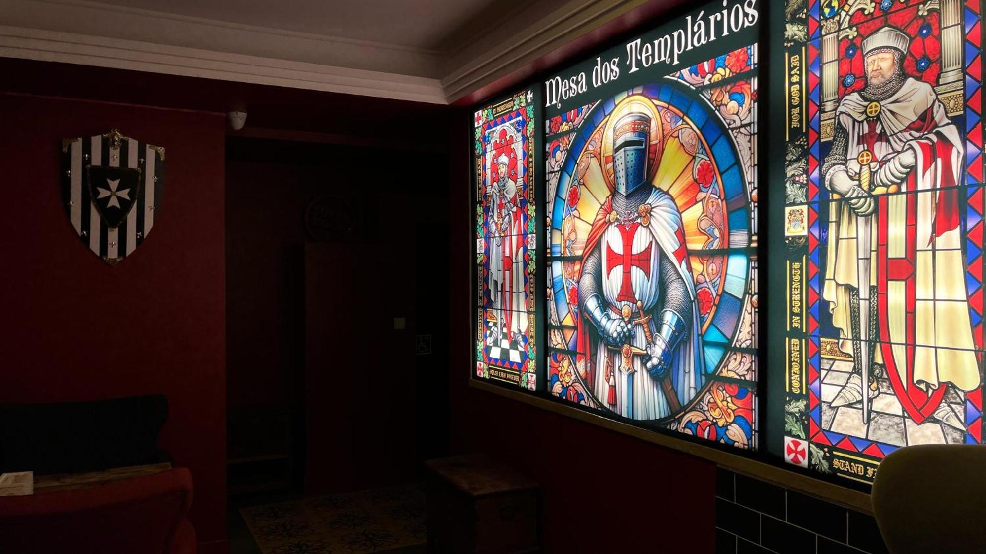 Hotel Republica Boutique Hotel Tomar Eksteriør billede The stained glass windows of the Order of the Temple
