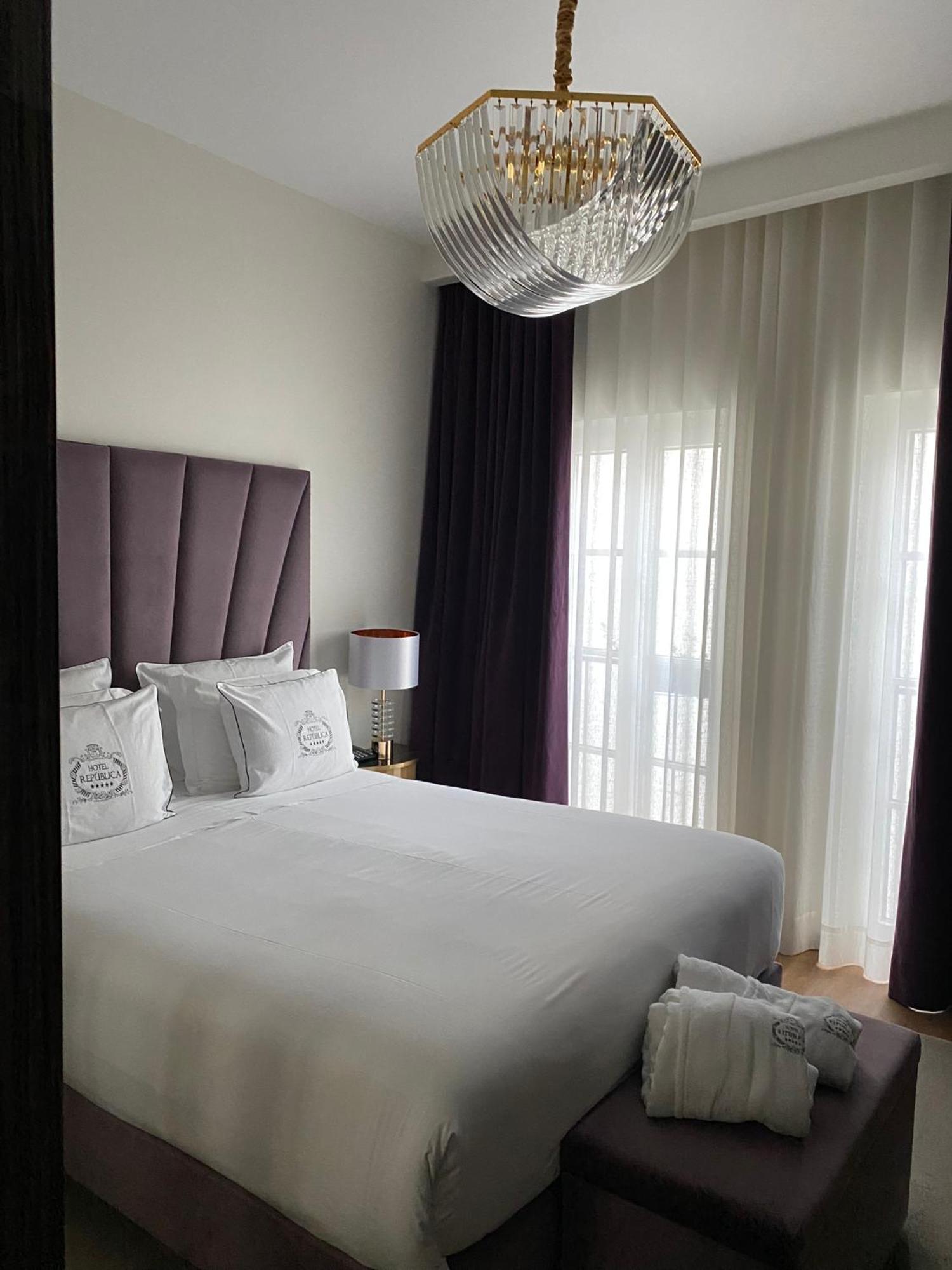 Hotel Republica Boutique Hotel Tomar Eksteriør billede A bedroom at the hotel