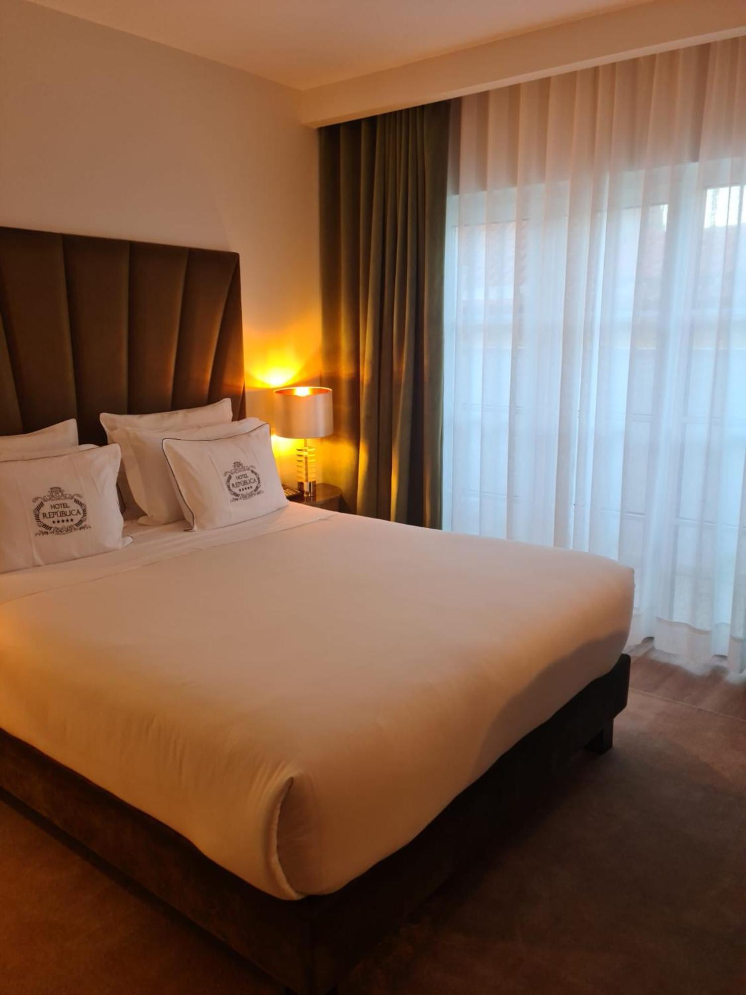 Hotel Republica Boutique Hotel Tomar Eksteriør billede A bedroom at the hotel