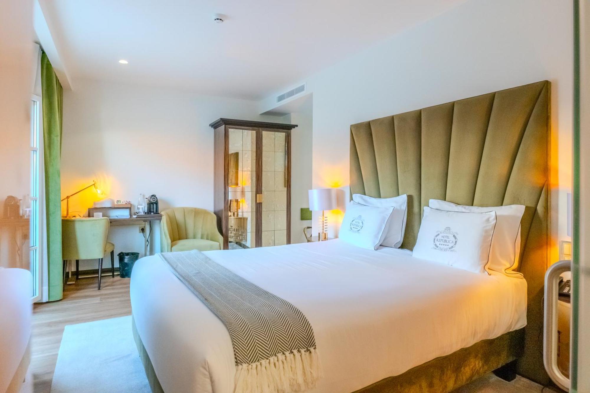 Hotel Republica Boutique Hotel Tomar Eksteriør billede Deluxe Room