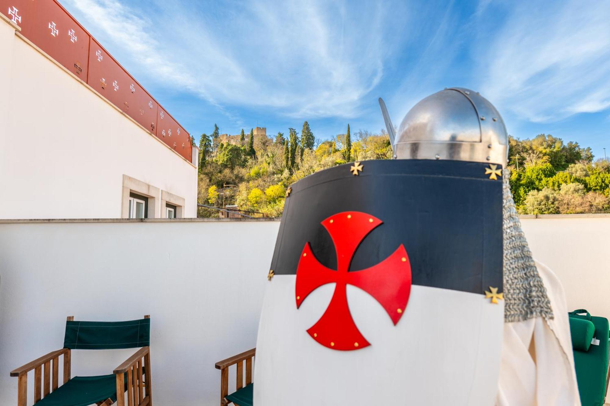 Hotel Republica Boutique Hotel Tomar Eksteriør billede The Order of Malta's coat of arms